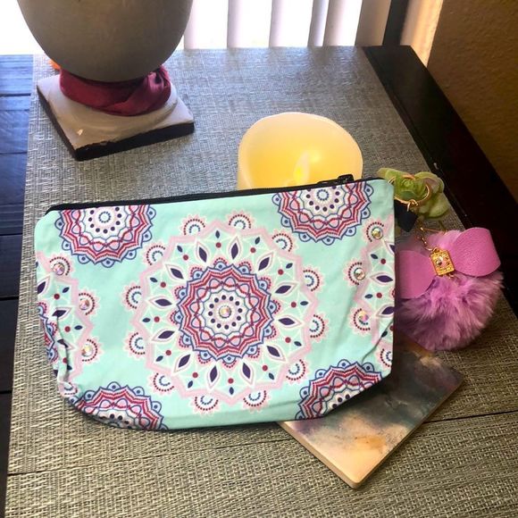 #84a NWOT Swarovski Crystal Bag & Lavender Pom Pom Keychain 👛☯️ *one of a kind* - Picture 9 of 17